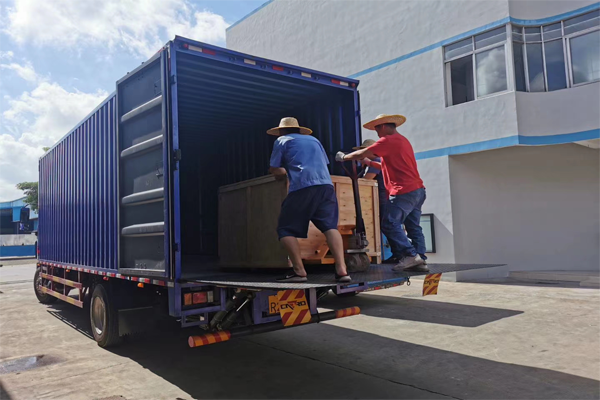 瑞泰風(fēng)車(chē)間降溫設(shè)備廠(chǎng)家出貨實(shí)拍圖